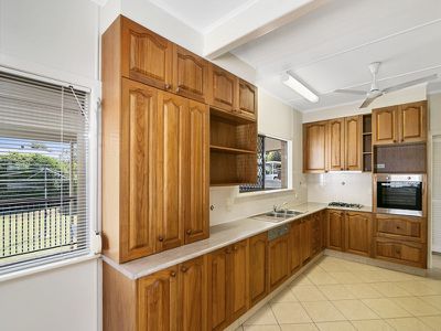 10 Blaxland Street, Eastern Heights