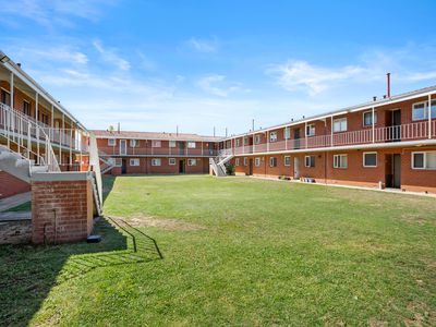 2 / 15 Corvus Place, Rockingham