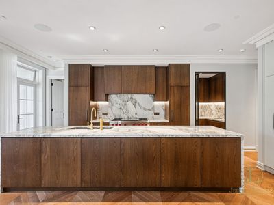 2 / 147 Darling Point Road, Darling Point