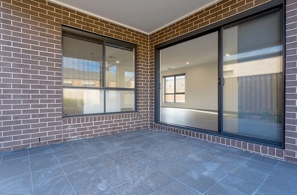 16 Selkirk Way, Mickleham