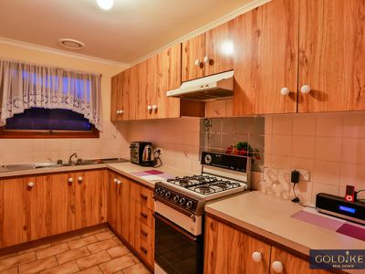 5 / 1 Bayview Crescent , Hoppers Crossing