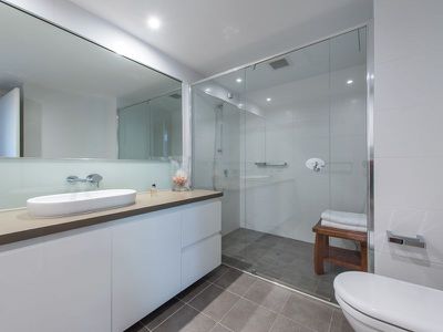 16 / 23 Bow River Crescent, Burswood