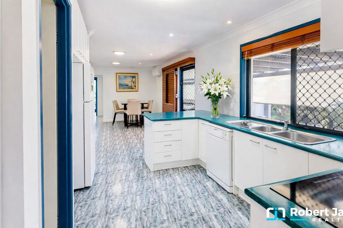 13 Driver Court, Tewantin
