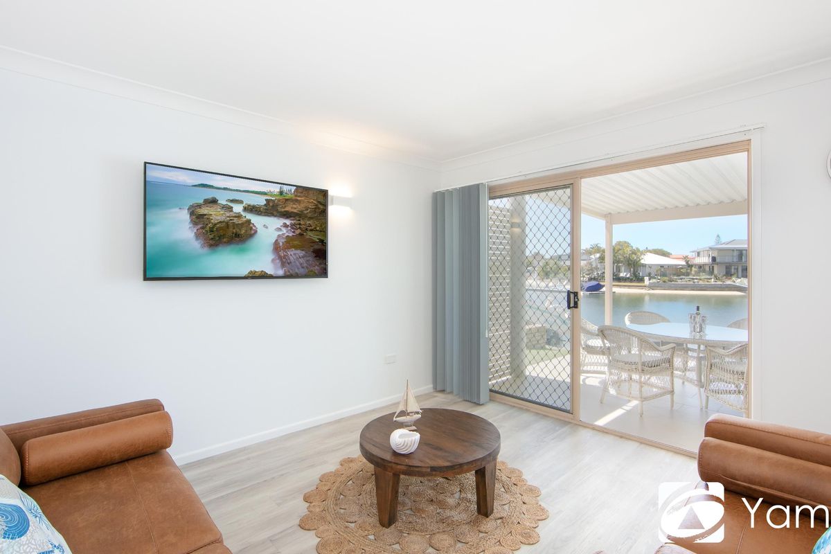 2 / 28 The Mainbrace, Yamba