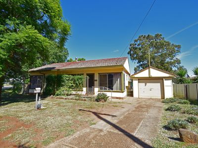 37 Brigalow Avenue, Dubbo