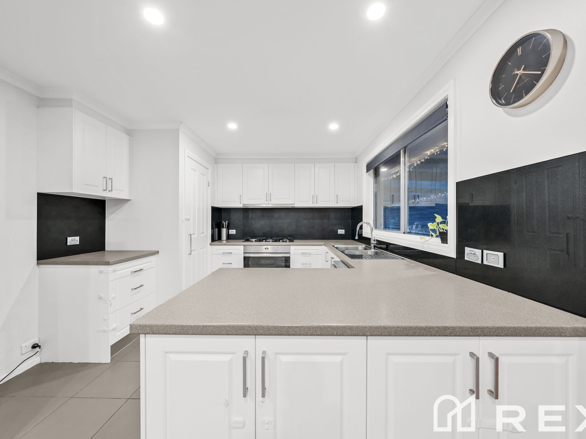 164 James Cook Drive, Endeavour Hills