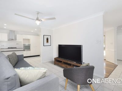 12 Mitchell Pl, Forest Lake