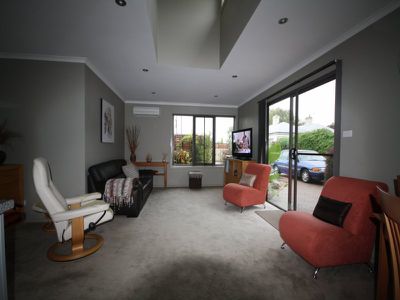 2 / 60 Dodgin Street, Wynyard
