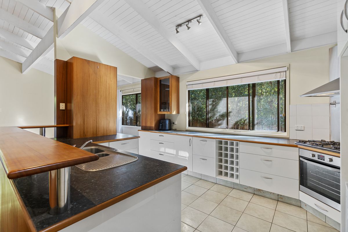 2 / 4 Fishermans Bend, Balmoral