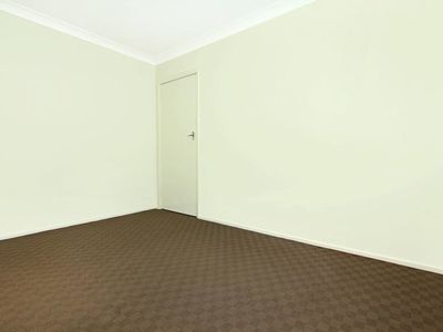 6 / 10 Peterborough Avenue, Lake Illawarra