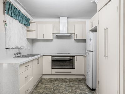 18 Albert Road, Middle Swan