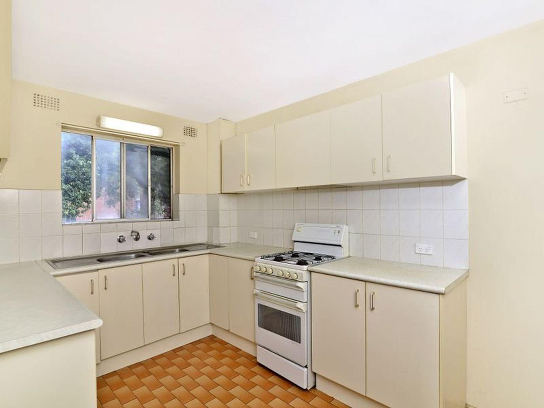6 / 84 Mascot Drive, Eastlakes
