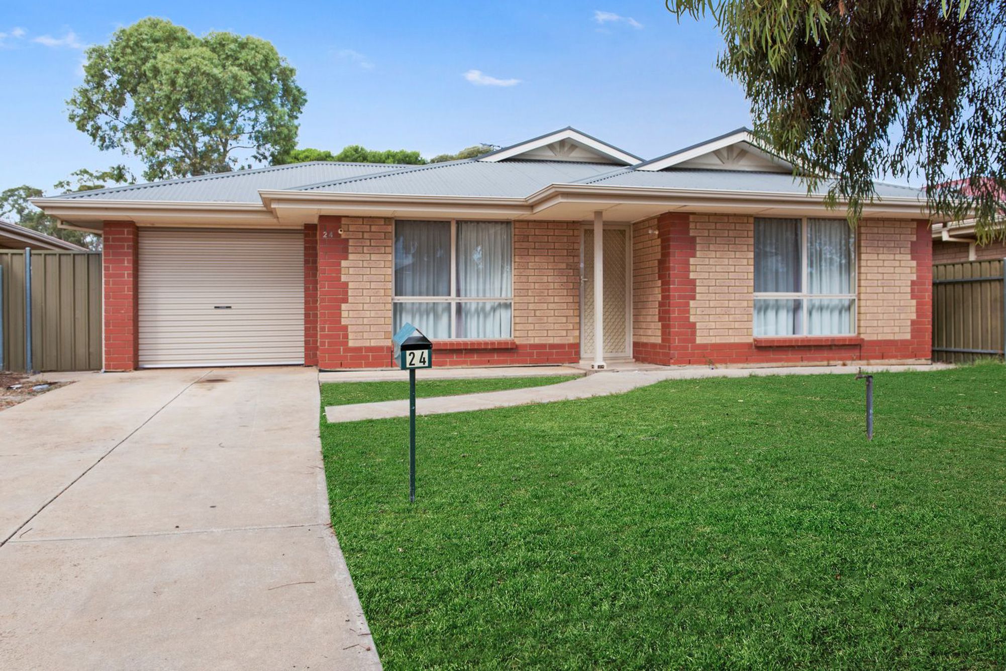 24 Bristol Cres, Davoren Park