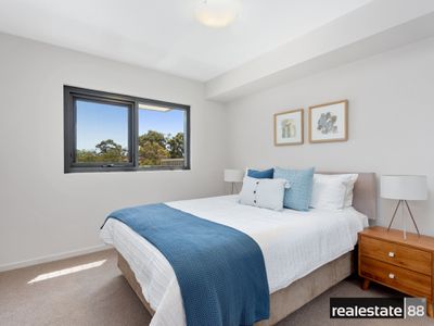 81 / 172 Railway Parade, West Leederville