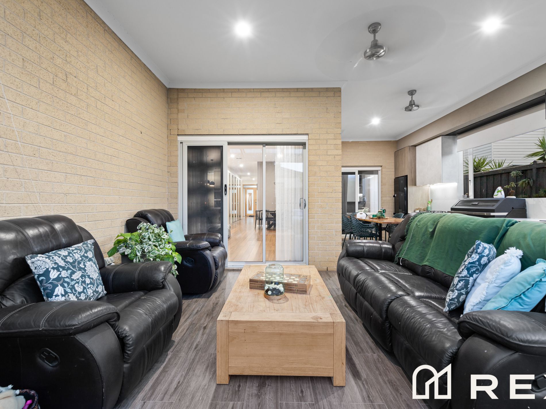 9 Springleaf Avenue, Clyde North