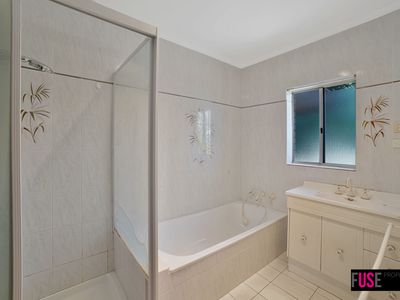 16 Fairmount Crescent, Karabar