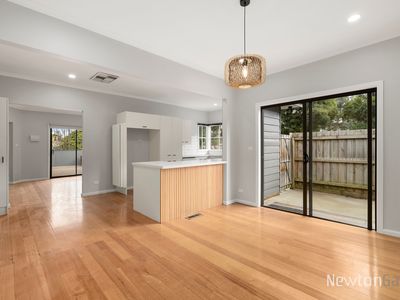 1 / 148 Blackburn Road, Doncaster East