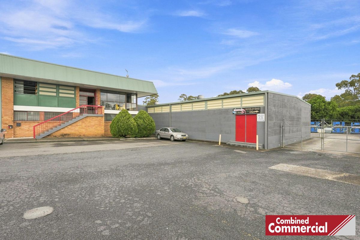 77 Jacaranda Avenue, Bradbury