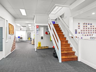 972 Logan Road, Holland Park West