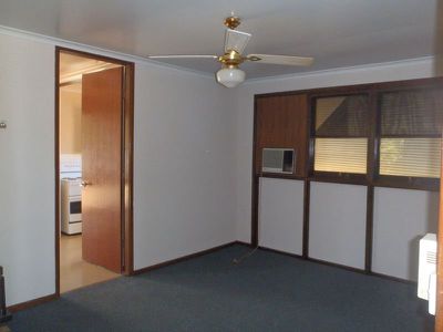 32 Armstrong Crescent, Dubbo