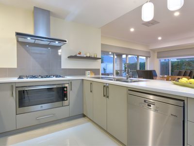 10 Fairy Parade, Alkimos