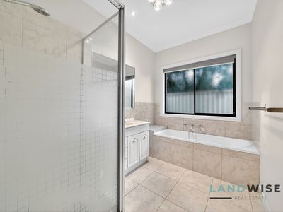 42 St Vincent Way, Caroline Springs