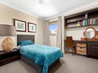5 Waratah Crescent, Springfield Lakes