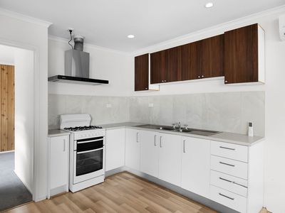 2 Saddington Avenue, Hoppers Crossing