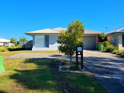 9 Helmore Road, Jacobs Well