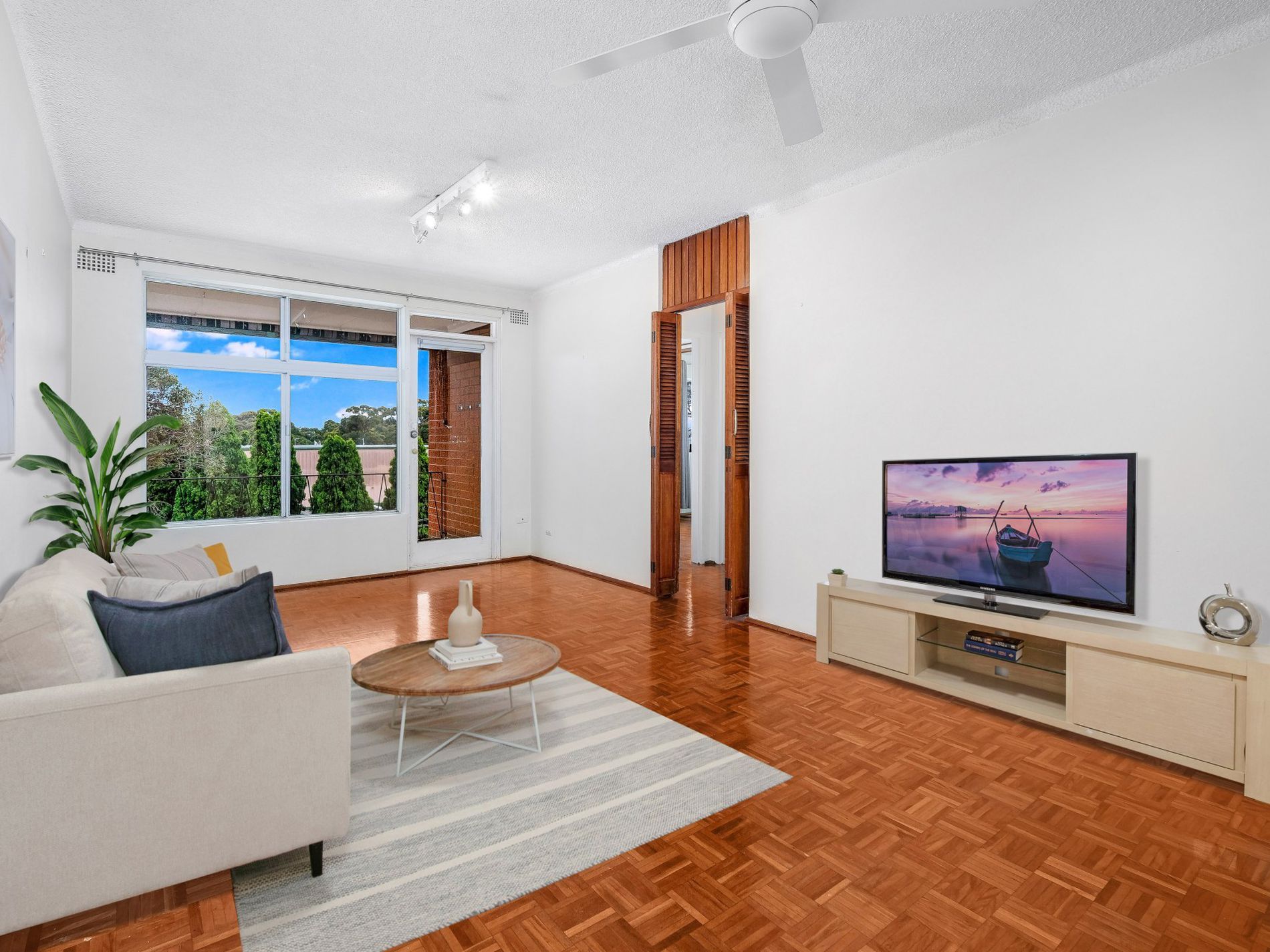 12 / 28 Barber Avenue, Eastlakes