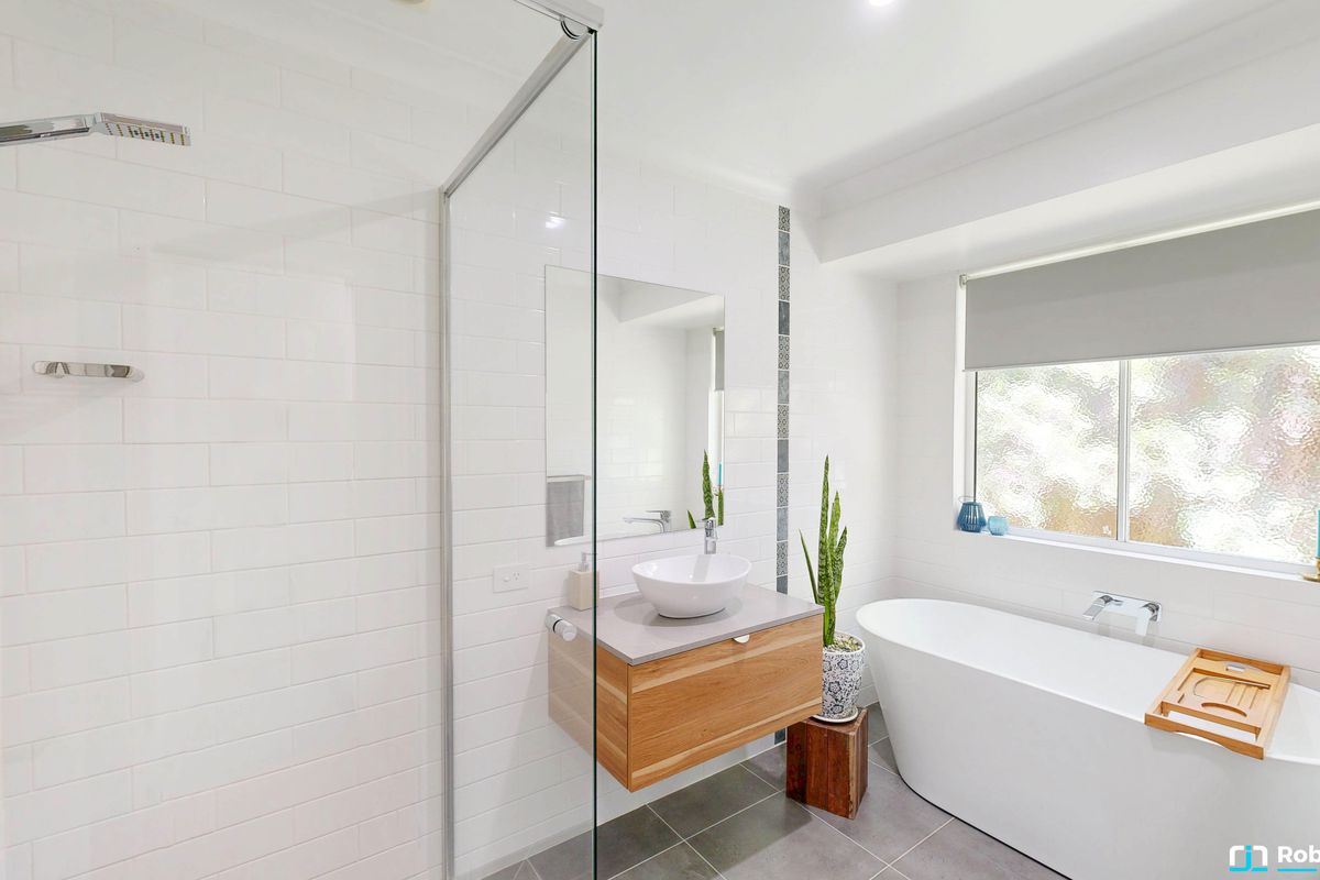 1 Feathertail Court, Tewantin