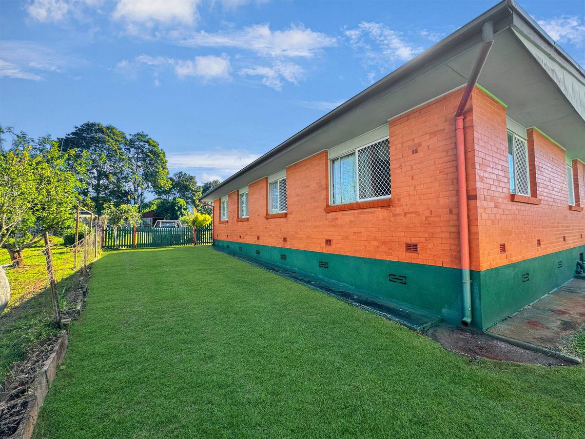 109 Grove Street, Atherton