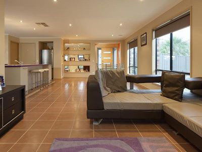 27 LIGHTWOOD DRIVE, Wodonga