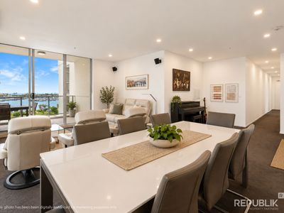 1102 / 4 COMO CRESCENT, Southport