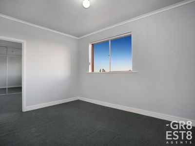 8 Lockington Crescent, Dandenong