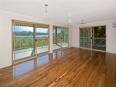 6 Val Crescent, Noosaville
