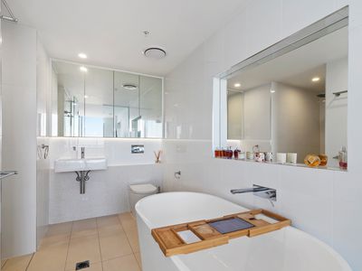 902 / 388 Marine Parade, Labrador
