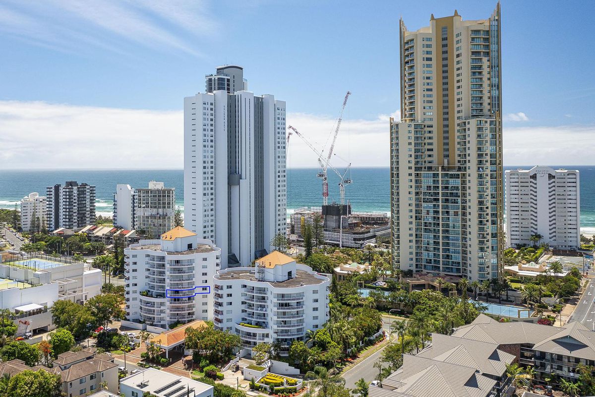 ENTRY LEVEL ONE BEDROOM APARTMENT IN SURFERS
PARADISE