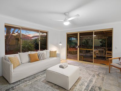 19 Donavon Rise, Murdoch