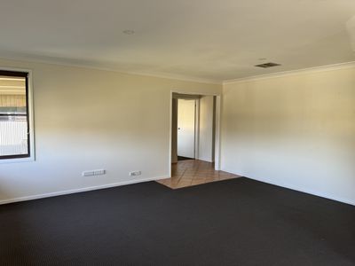 22 Jones Street, Parkes