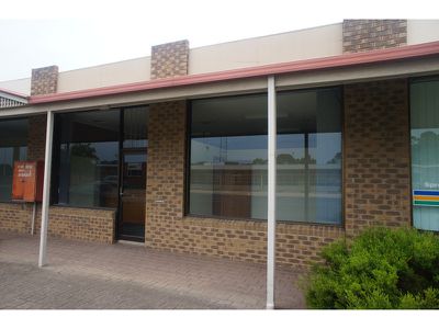 2 / 31 - 33 O'Callaghans Prd, Horsham