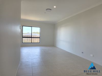 1/176 Settlers Boulevard, Chisholm