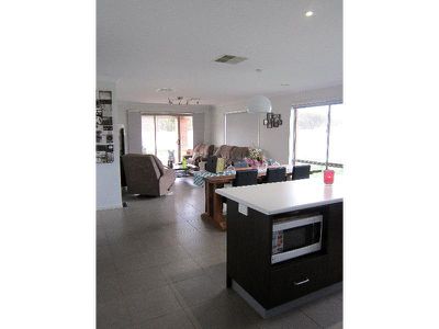 1 Cobb, Kangaroo Flat