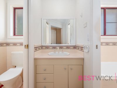 2 / 28 Dees Close, Gormans Hill