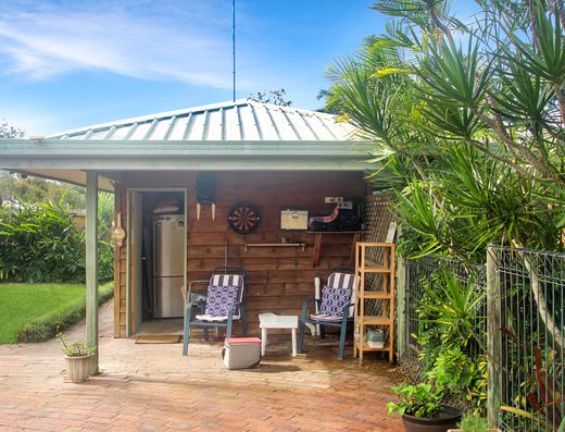 Fully Furnished 3 Bedroom Home with Tropical Pool image 14