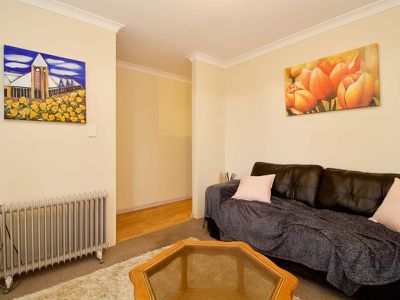 16 Salter Place , Parmelia