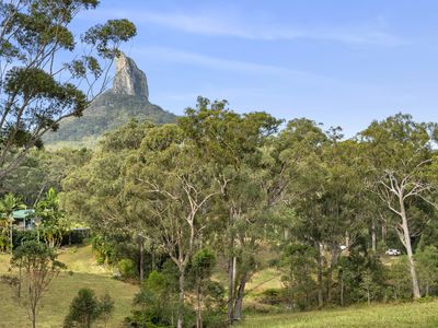 319 Mount Beerwah Road, Glass House Mountains