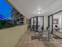 A09 / 100 Bowen Terrace, New Farm