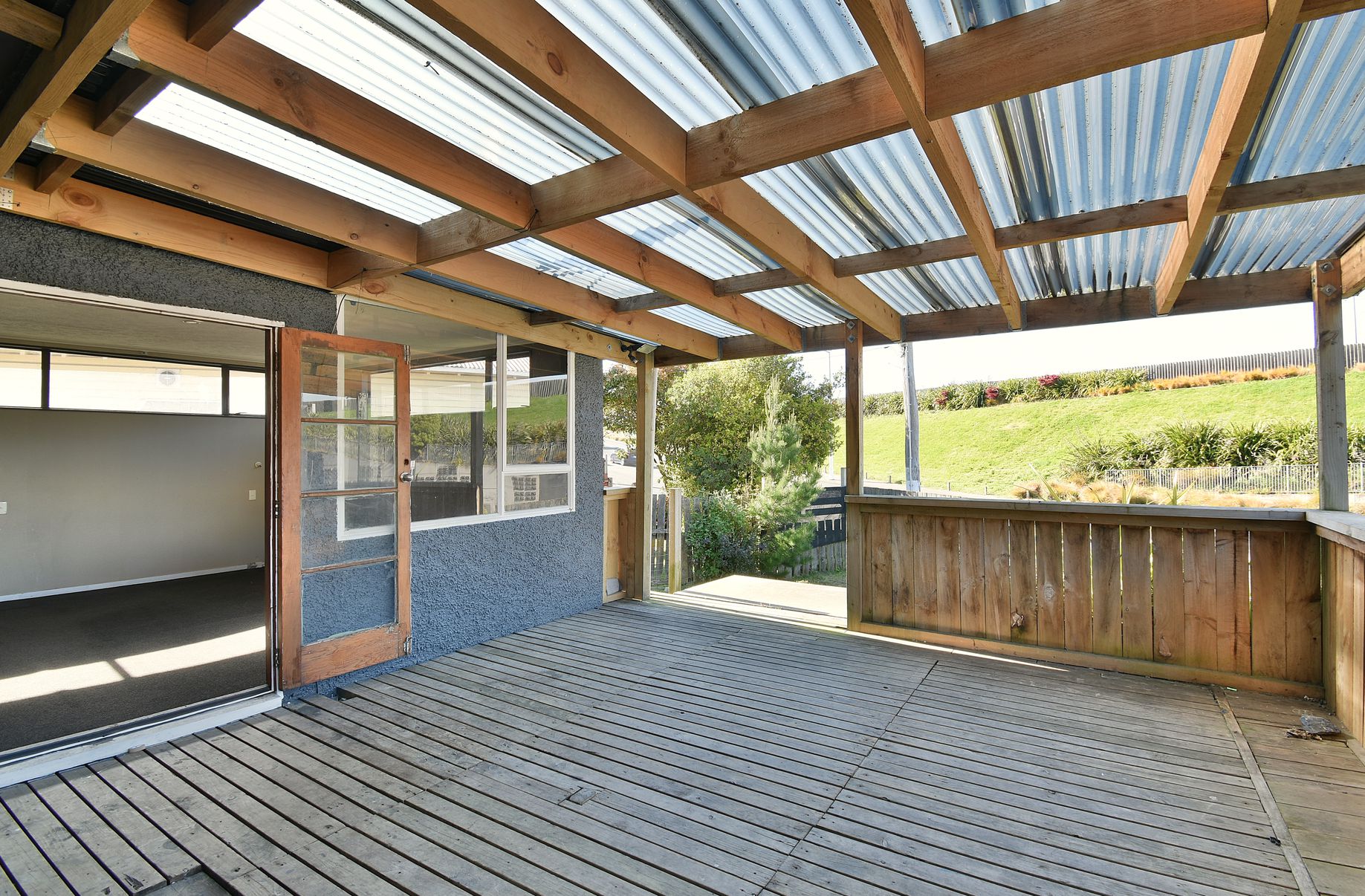 96 South Road, The Glen