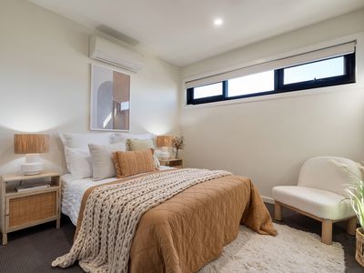 2 / 13 South Street, Hadfield